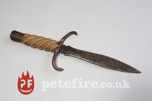 Abbots Twisty 1 hand forged and carved knife Petefire Blacksmith