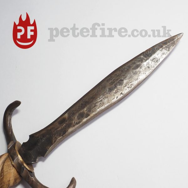 Abbots Twisty 1 hand forged and carved knife Petefire Blacksmith